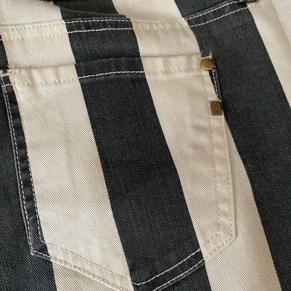 Genetic Denim The Liam Crop strip jeans. Sz 29 - Picture 3 of 10